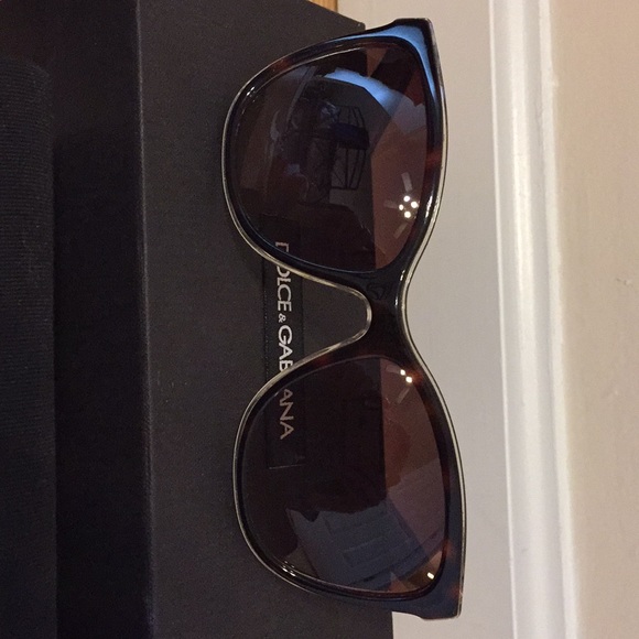 D&G tortoise shell cat-eye sunglasses - Picture 2 of 8
